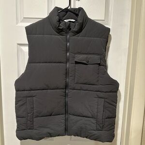 DSG Men's Charcoal Puffer Vest-large. Warm and great for layering!
